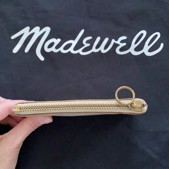 Madewell “The Leather Pouch” Wallet - Picture 3 of 7